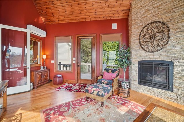 353 Stardust Lane, Seneca, SC 29672