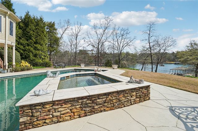 353 Stardust Lane, Seneca, SC 29672