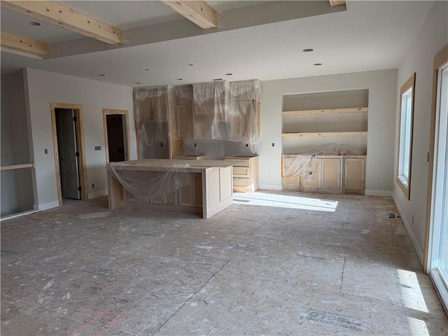 913 SE Hickorywood Drive, Grain Valley, MO 64029