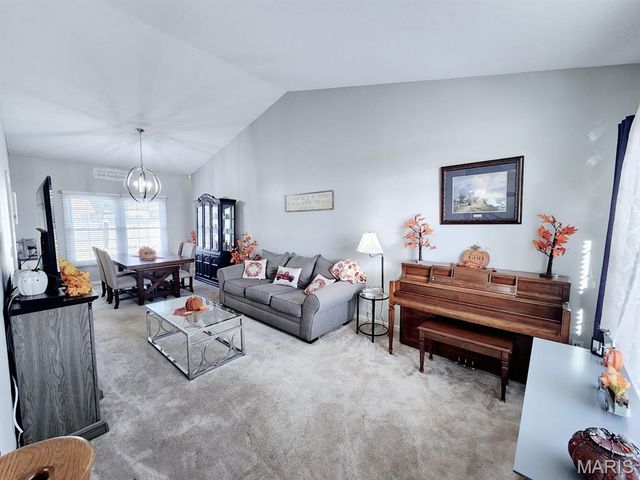 2305 Clinton Drive, Granite City, IL 62040