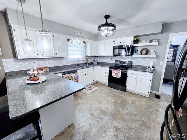 2305 Clinton Drive, Granite City, IL 62040