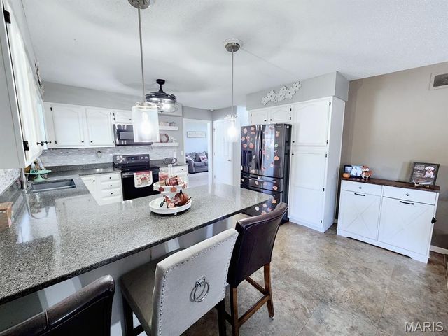 2305 Clinton Drive, Granite City, IL 62040