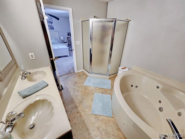 2305 Clinton Drive, Granite City, IL 62040