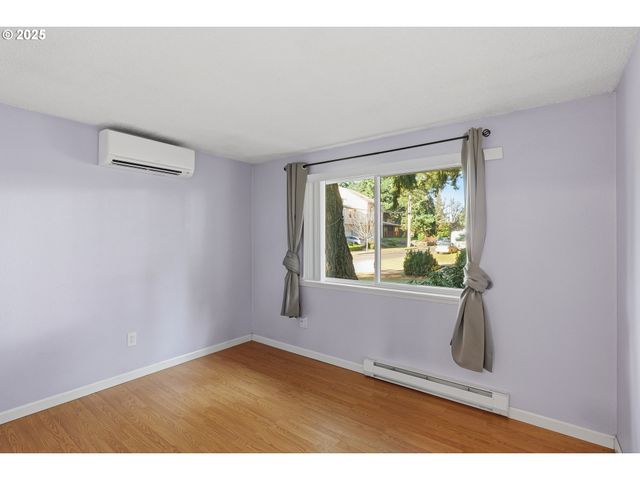 16016 Ne EVERETT Ct, Portland, OR 97230