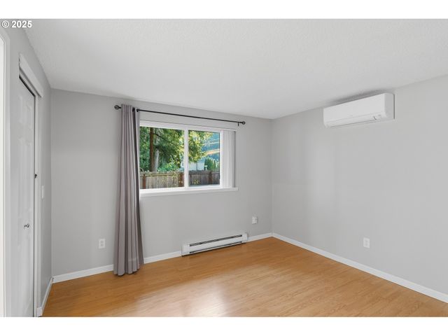 16016 Ne EVERETT Ct, Portland, OR 97230