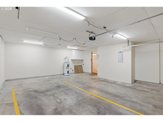 16016 Ne EVERETT Ct, Portland, OR 97230