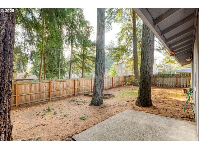 16016 Ne EVERETT Ct, Portland, OR 97230