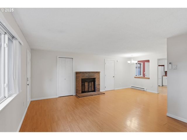 16016 Ne EVERETT Ct, Portland, OR 97230