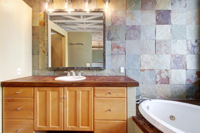 1308 W North Loop BLVD W B, Austin, TX 78756