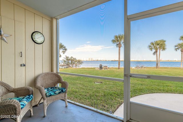 3131 S Ridgewood Ave Apt 101, South Daytona, FL 32119