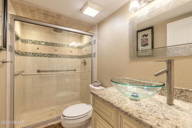 3131 S Ridgewood Ave Apt 101, South Daytona, FL 32119