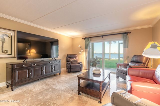 3131 S Ridgewood Ave Apt 101, South Daytona, FL 32119