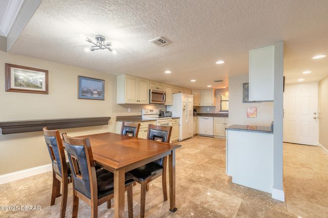 3131 S Ridgewood Ave Apt 101, South Daytona, FL 32119