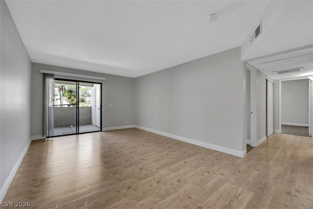3151 SOARING GULLS Drive 2165, Las Vegas, NV 89128