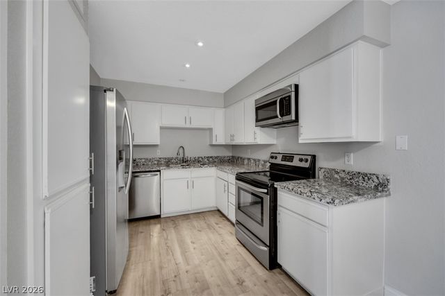 3151 SOARING GULLS Drive 2165, Las Vegas, NV 89128