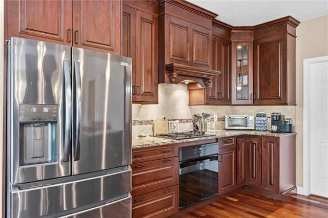 18 Big Tree Street, Livonia, NY 14487