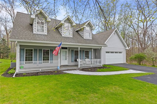 18 Big Tree Street, Livonia, NY 14487