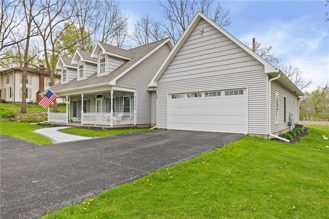 18 Big Tree Street, Livonia, NY 14487
