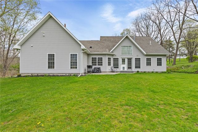 18 Big Tree Street, Livonia, NY 14487