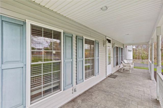 18 Big Tree Street, Livonia, NY 14487
