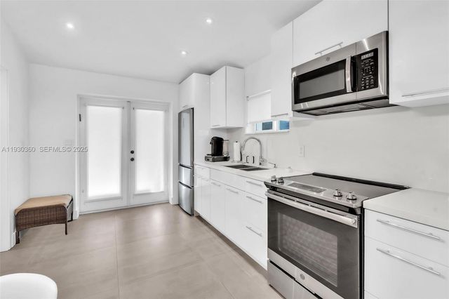 836 W 40th St 3, Miami Beach, FL 33140