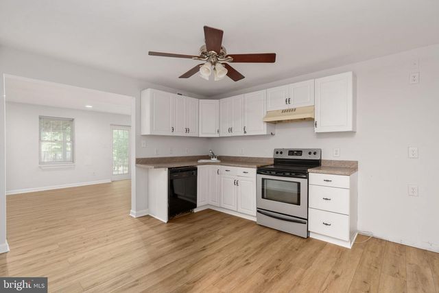 41 BALDWIN DR, Fredericksburg, VA 22406