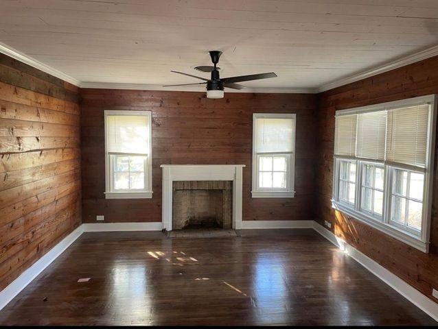 321 S Arcola Street, Angleton, TX 77515