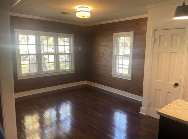 321 S Arcola Street, Angleton, TX 77515