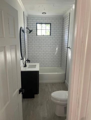 321 S Arcola Street, Angleton, TX 77515