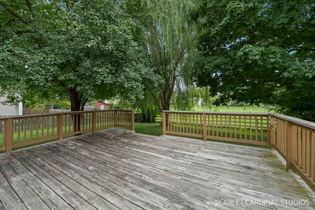2S211 Sanchez Drive, Warrenville, IL 60555