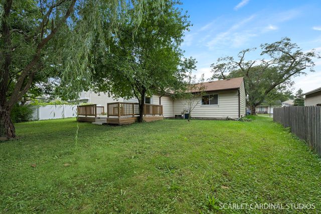 2S211 Sanchez Drive, Warrenville, IL 60555