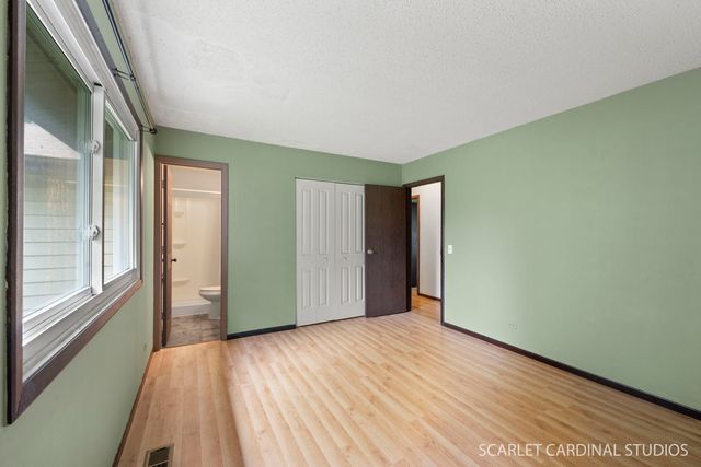 2S211 Sanchez Drive, Warrenville, IL 60555