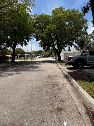 521 48th Street, West Palm Beach, FL 33407