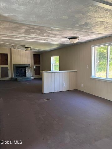 683 Knickerbocker Road, Schaghticoke, NY 12154