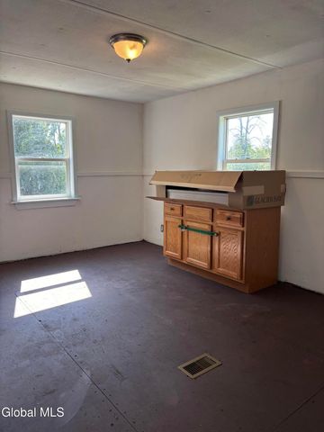 683 Knickerbocker Road, Schaghticoke, NY 12154