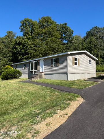 683 Knickerbocker Road, Schaghticoke, NY 12154