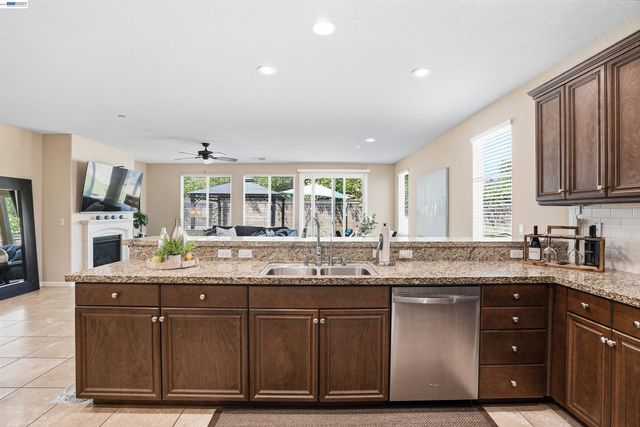 840 Rainbow Ct, Discovery Bay, CA 94505