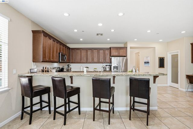 840 Rainbow Ct, Discovery Bay, CA 94505
