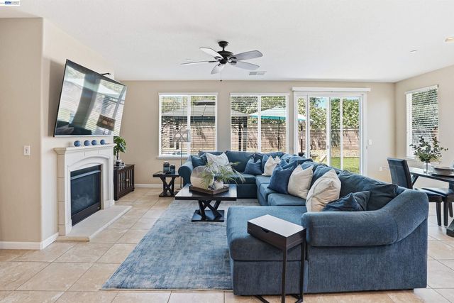 840 Rainbow Ct, Discovery Bay, CA 94505