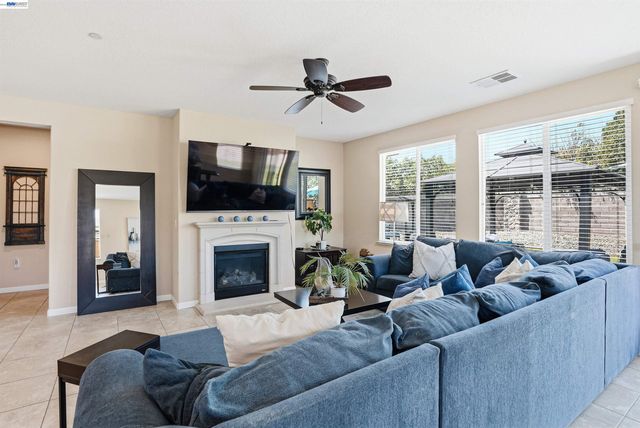 840 Rainbow Ct, Discovery Bay, CA 94505