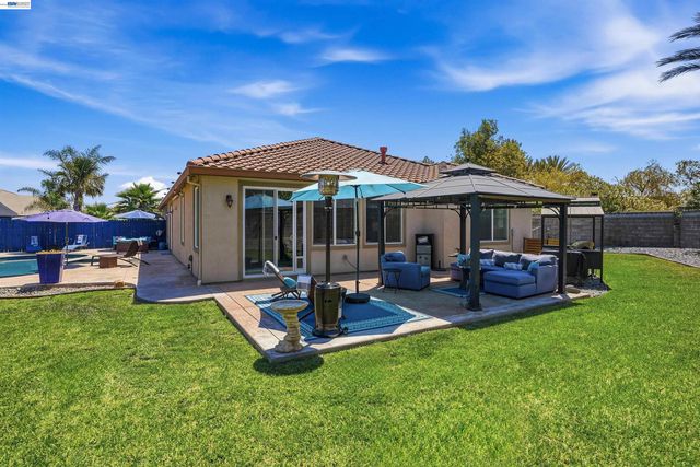 840 Rainbow Ct, Discovery Bay, CA 94505