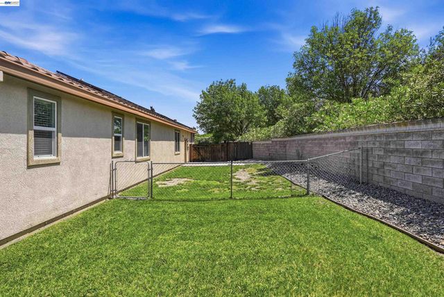 840 Rainbow Ct, Discovery Bay, CA 94505