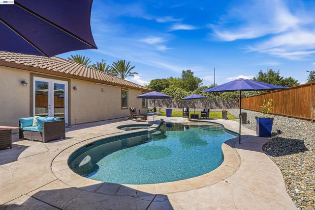 840 Rainbow Ct, Discovery Bay, CA 94505