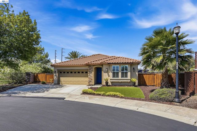 840 Rainbow Ct, Discovery Bay, CA 94505
