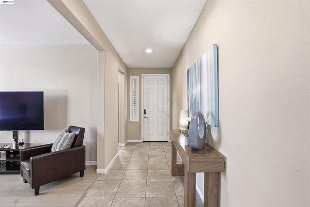 840 Rainbow Ct, Discovery Bay, CA 94505