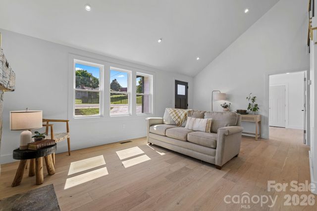 523 Harrison Avenue, Franklin, NC 28734