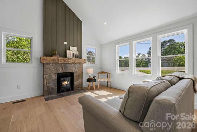 523 Harrison Avenue, Franklin, NC 28734