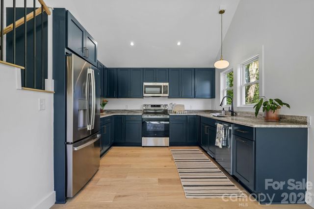 523 Harrison Avenue, Franklin, NC 28734