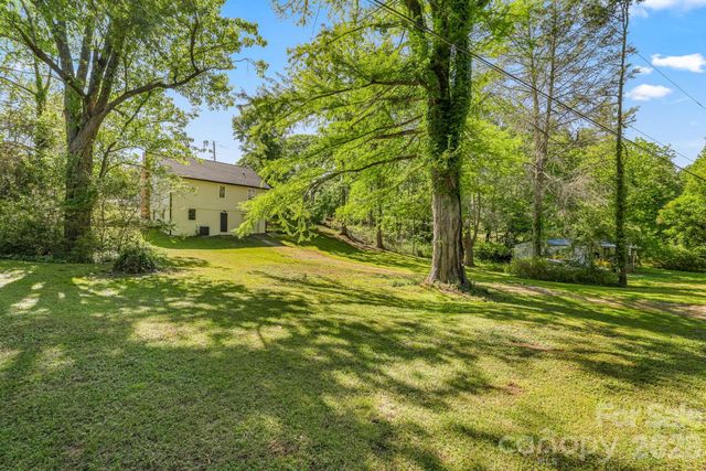 523 Harrison Avenue, Franklin, NC 28734