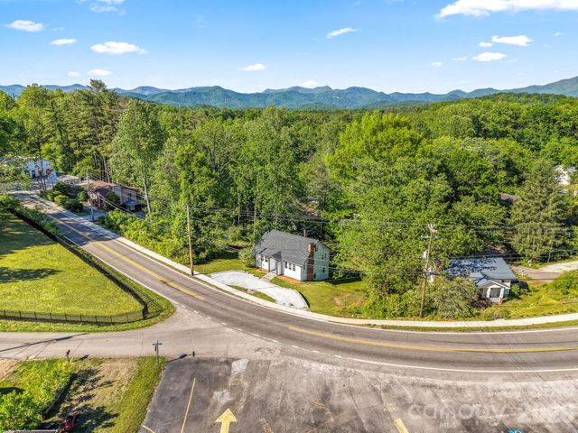 523 Harrison Avenue, Franklin, NC 28734